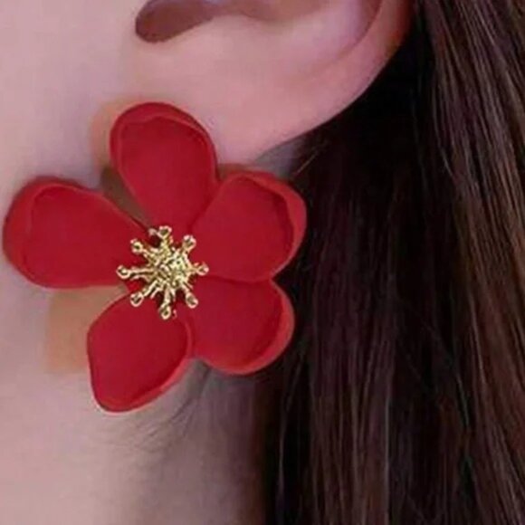 Romantic Matte Flower Earrings - Picture 8 of 9